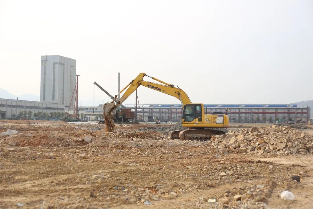 1756948063384805.jpg 640.webp.jpg